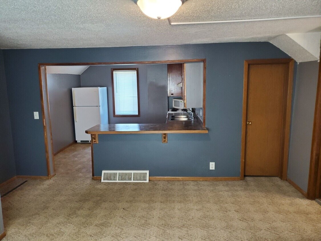 Primary Photo - 121 N 3rd St