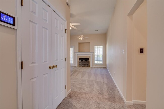 Foto del edificio - 1904 Long Creek Falls