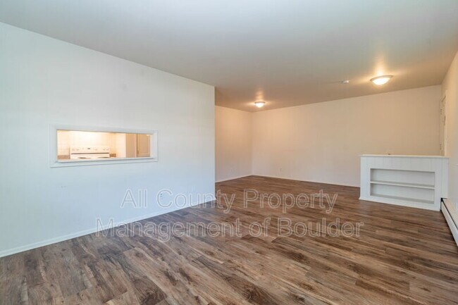 Building Photo - 4425 Comanche Dr