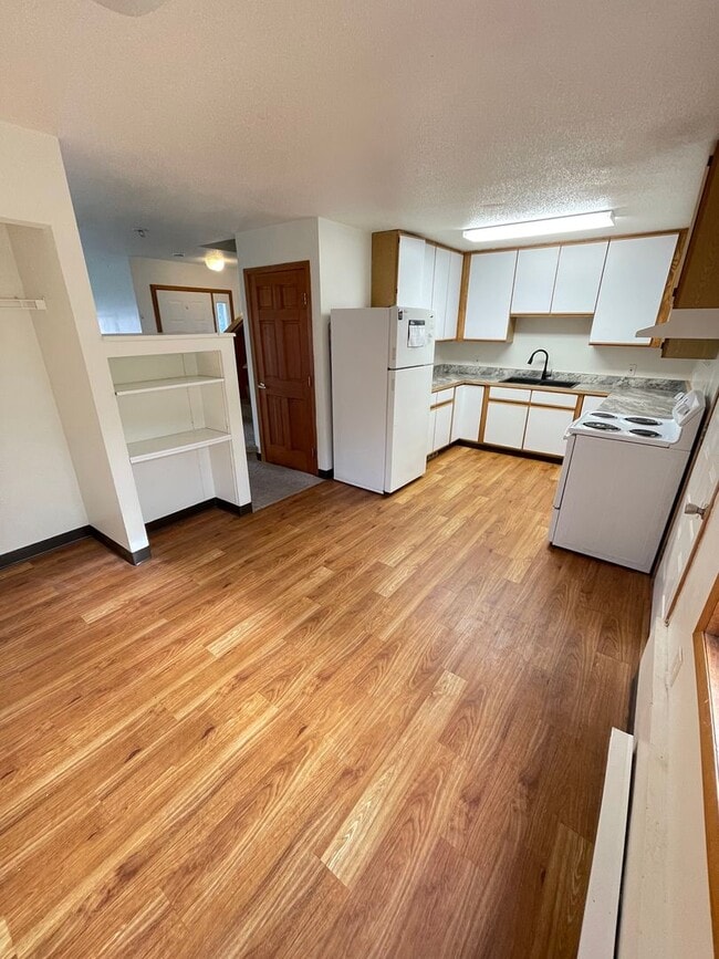Foto del edificio - 317-319 N 3rd Ave W