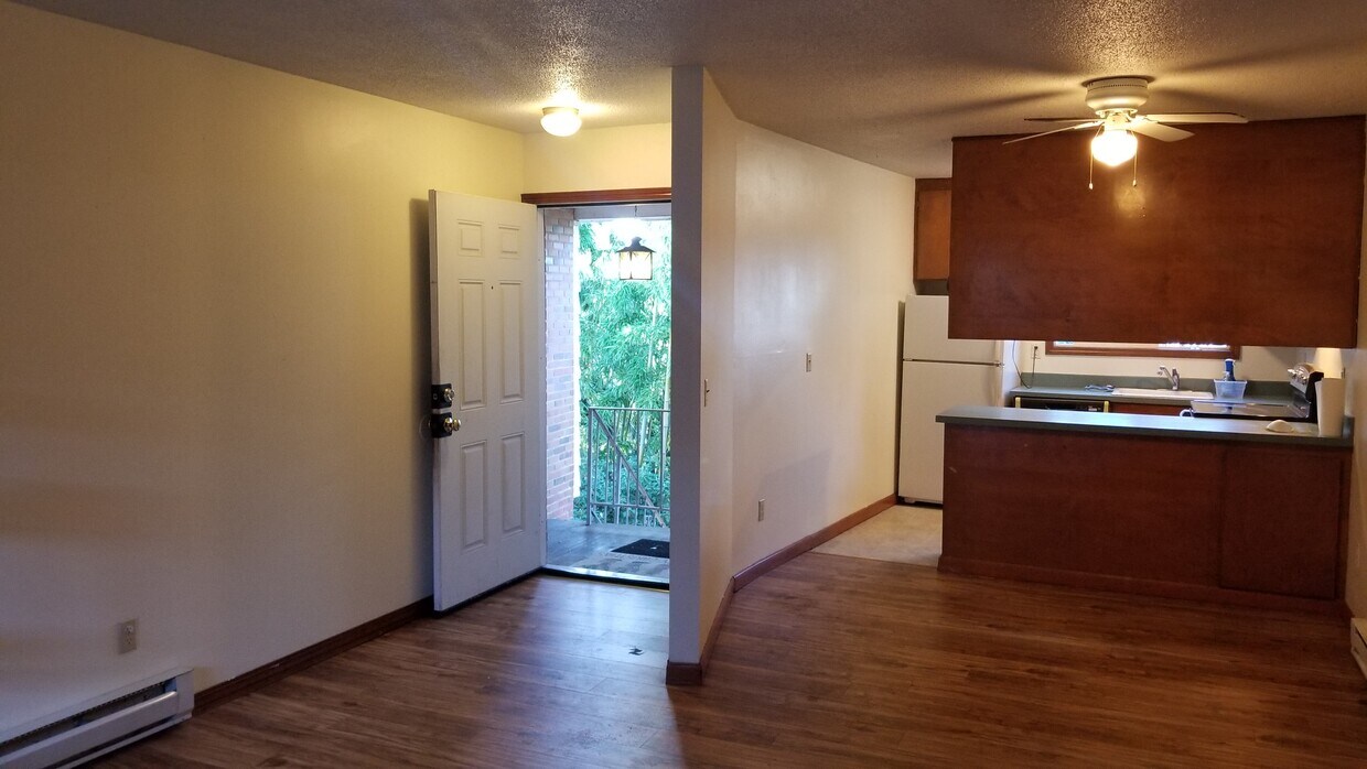 Primary Photo - 3407 NE 72nd Ave