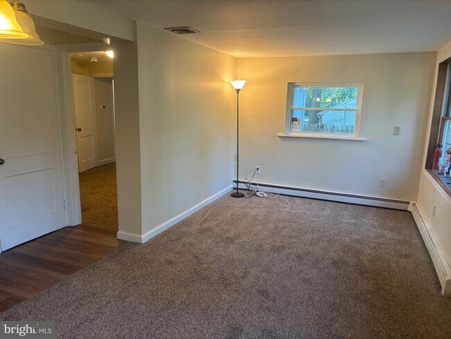 Foto del edificio - 1043 Thrush Ln