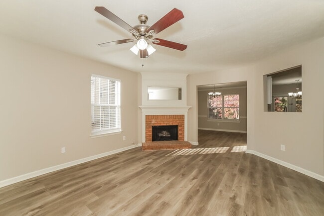 Foto del edificio - 1052 Winterglen Way