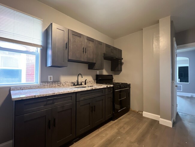 Building Photo - Beautifully remodeled 3 bedroom rental in ...