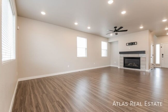 Foto del edificio - 4775 Ambrose Pl