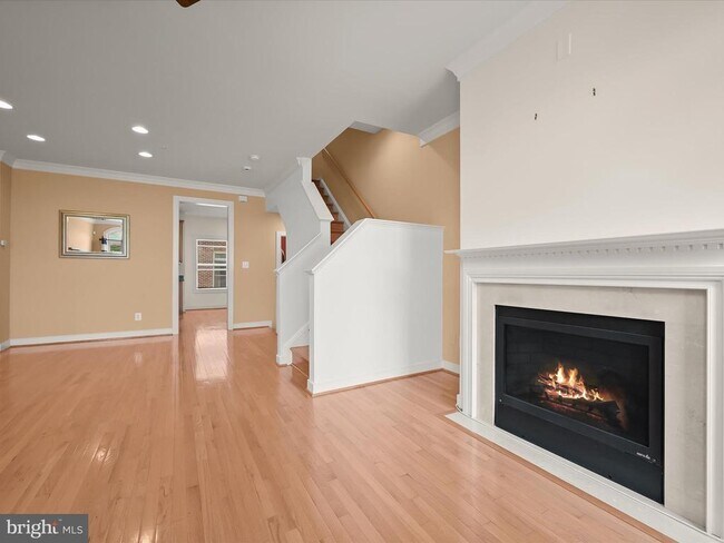 Building Photo - 11110 Amherst Ave