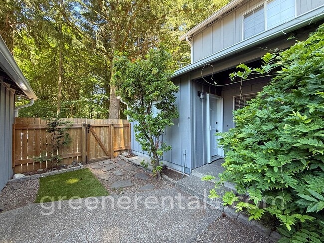 Building Photo - Quaint 2BR 1.5BA Condo in the Vineyards