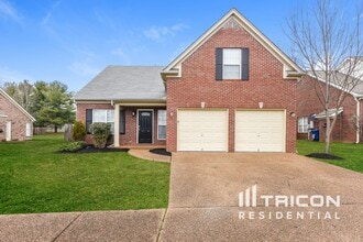 Building Photo - 8005 Penbrook Dr