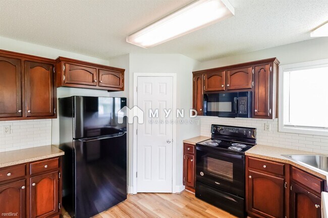Building Photo - 3 br, 2 bath House - 18 Crescent Dr