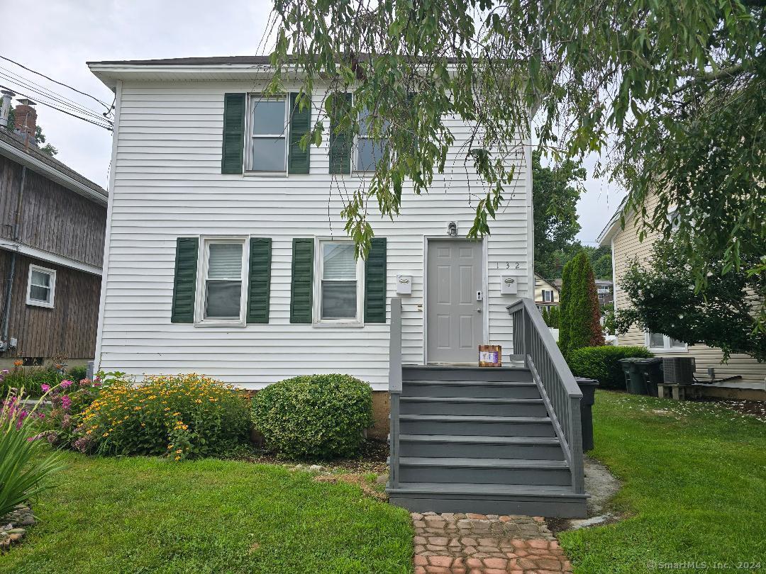 Primary Photo - 132 Hillside Ave