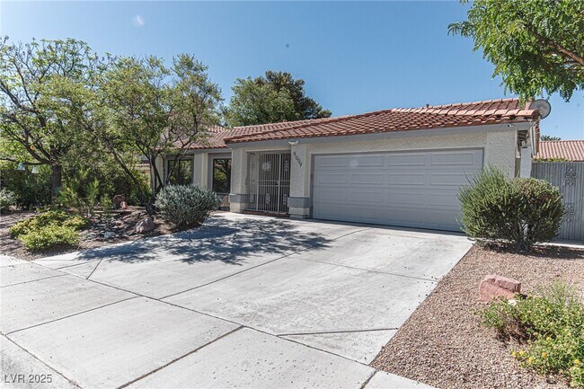 Foto del edificio - 9009 Feather River Ct