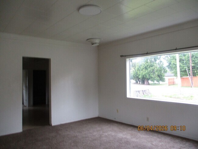 Foto del edificio - 804 W Marcy Ave