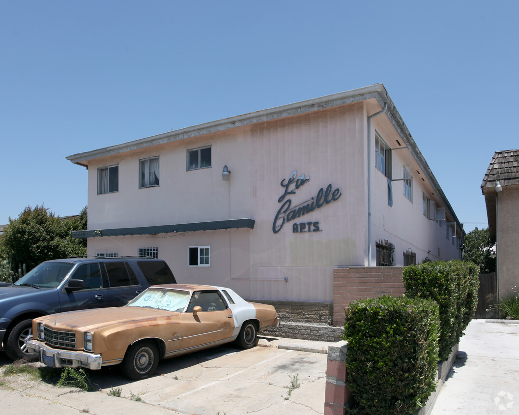 Primary Photo - La Camille Apartments