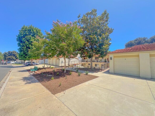 Building Photo - 3327 Bahia Blanca E