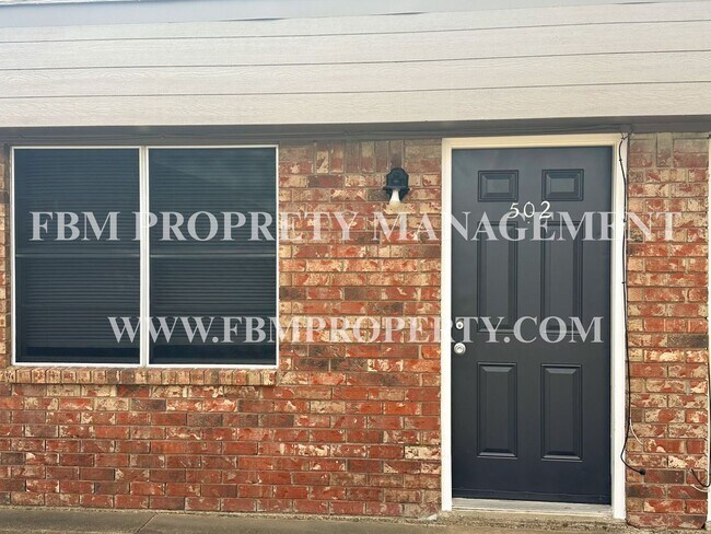 Building Photo - Willow Court Apartments, Unit 502 - 2 Bedroom, 1 Bathroom Apartment Home in Mexia, TX!