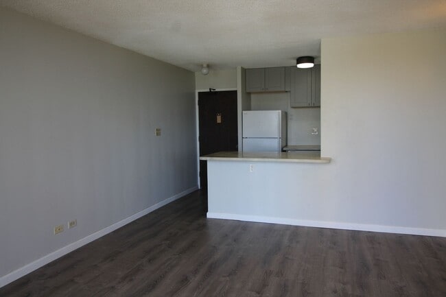 Building Photo - Beautifully upgraded 1 bedroom end unit!