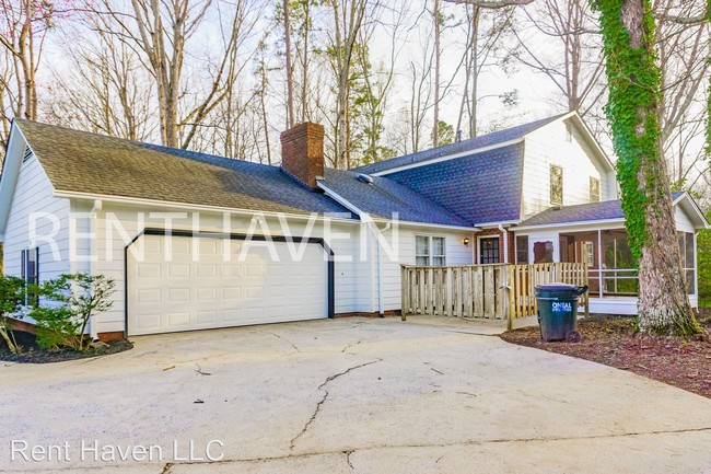 Foto del edificio - 4 br, 2.5 bath House - 301 Holly Tree Lane