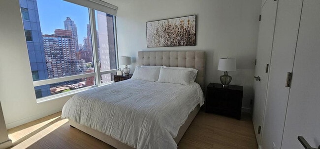 Foto del edificio - 646 11th Ave