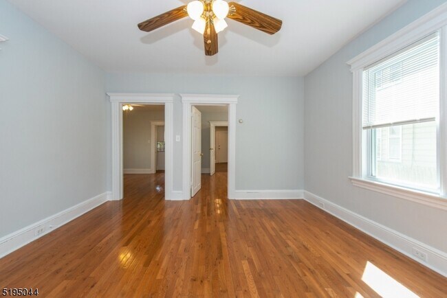 Building Photo - 159 Valley Rd