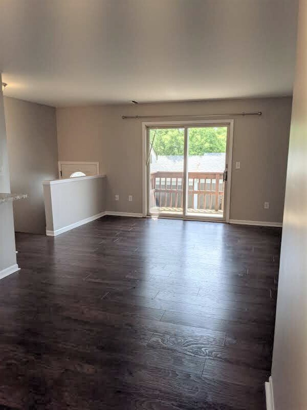 Building Photo - 241 Pinewood Cir