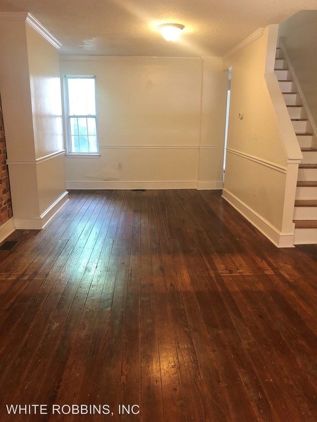 Building Photo - 2 br, 1 bath House - 1538 N. Van Buren St