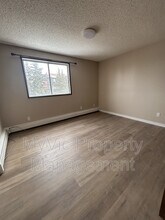 Building Photo - 10152-10158 158 St NW