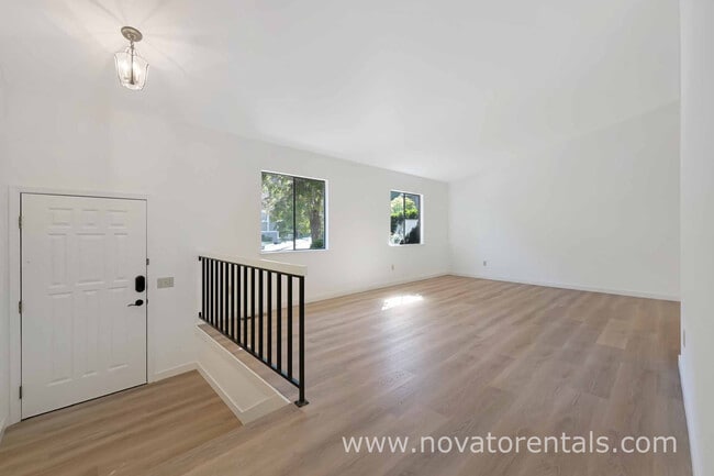 Foto del edificio - 32 Spinosa Way