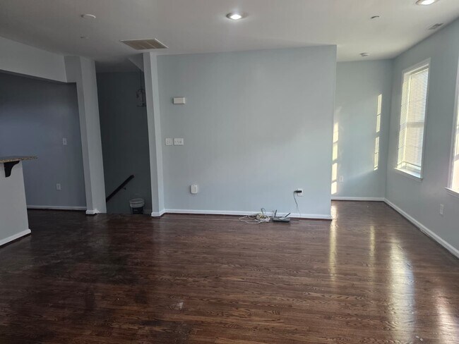 Foto del edificio - 4407 Driftwood Dr