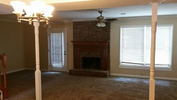 Sala de estar - 1704 Twin Brooks Dr SE