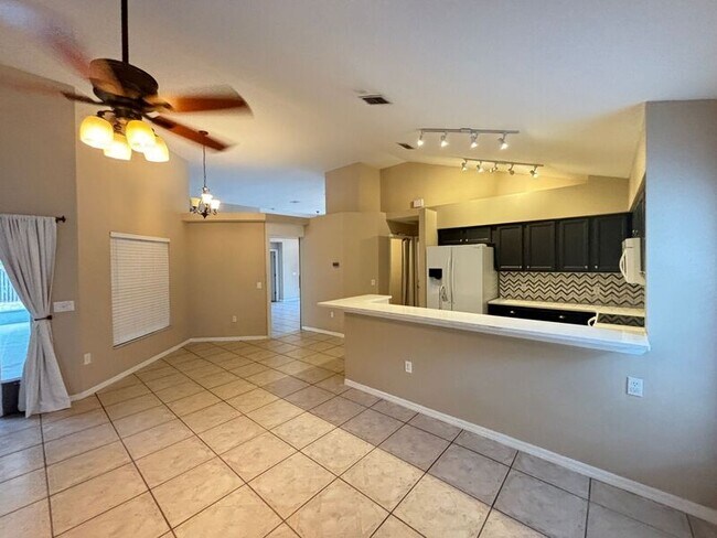 Foto del edificio - 9046 West Bay Blvd