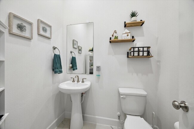 Foto del edificio - 311 Sikes St