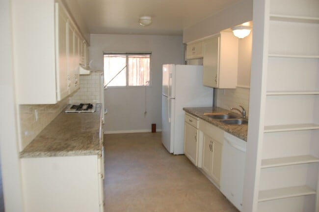 Building Photo - 092