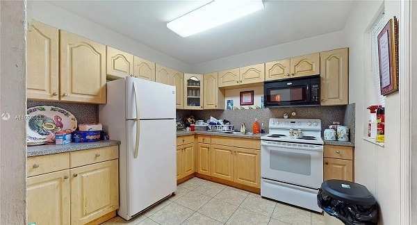 Building Photo - 14401 Boggs Dr