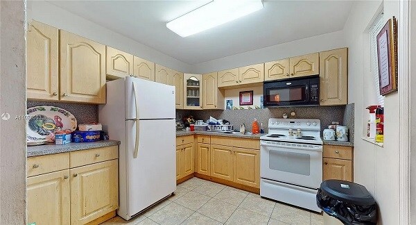 Foto del edificio - 14401 Boggs Dr