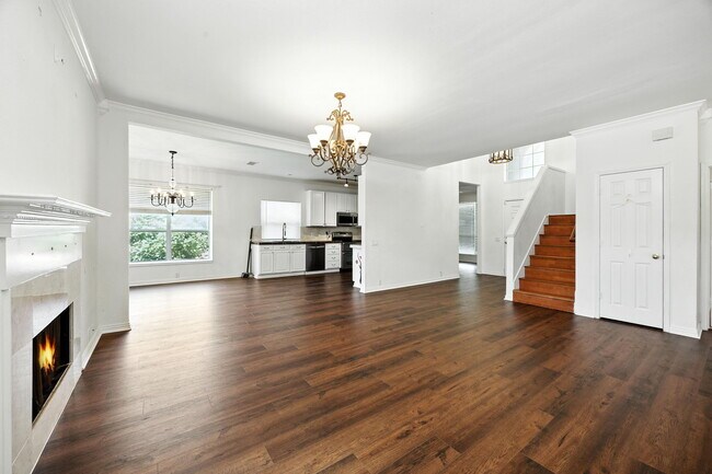 Foto del edificio - 6651 Canterbury Dr