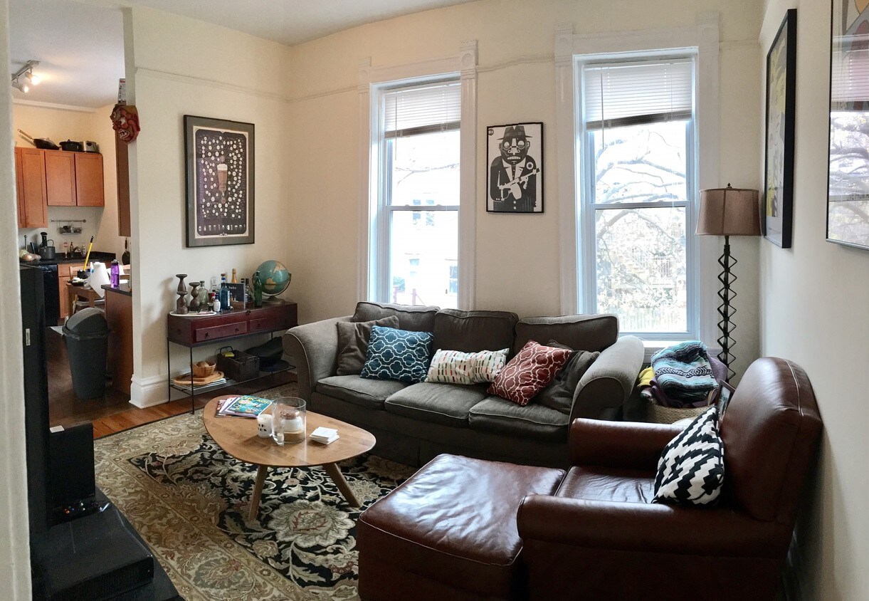 Foto principal - 1824 W Augusta Blvd