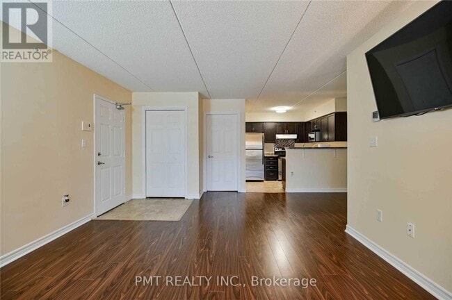 Building Photo - 1370 Main St E