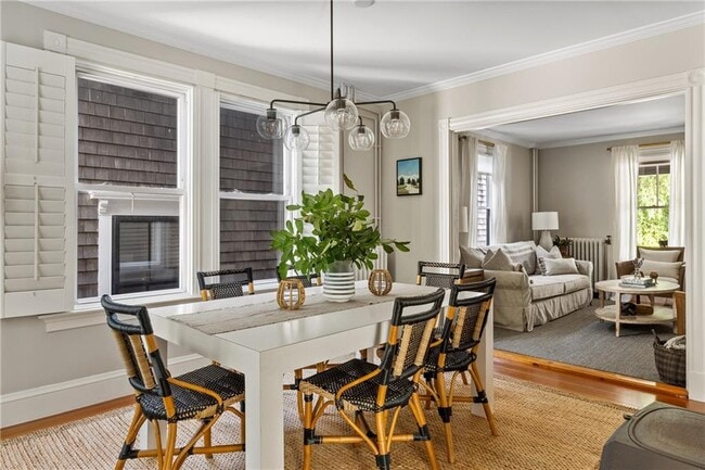 Building Photo - 21 John St