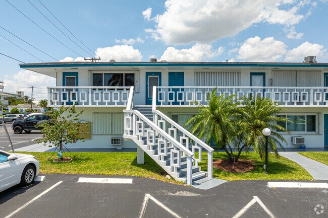 Building Photo - Lakeside Point Condominiums