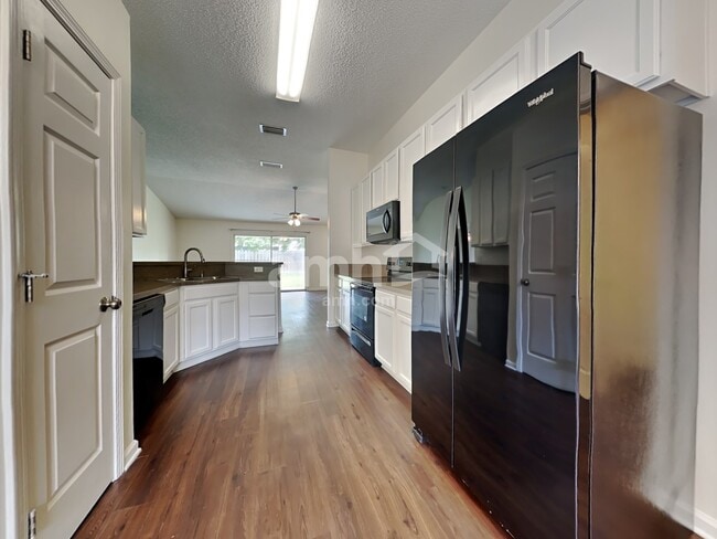 Building Photo - 1139 Ardmore St