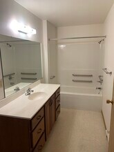 Building Photo - 934-934 Iowa Ave