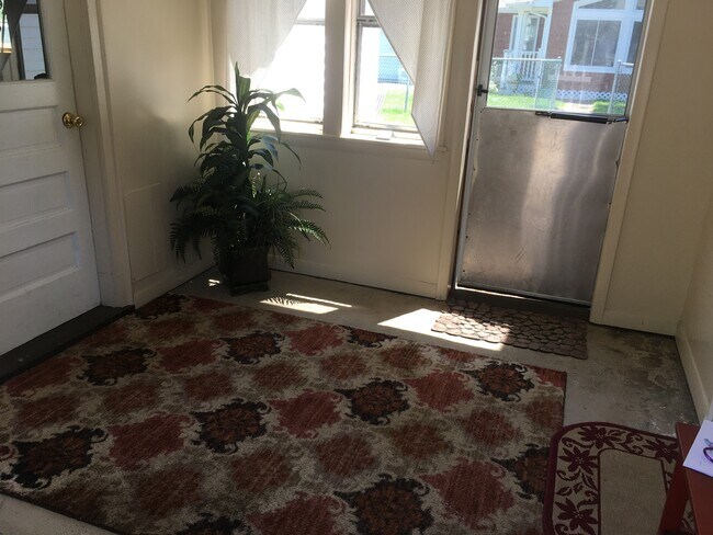 Foto del edificio - 248 Ridge Rd