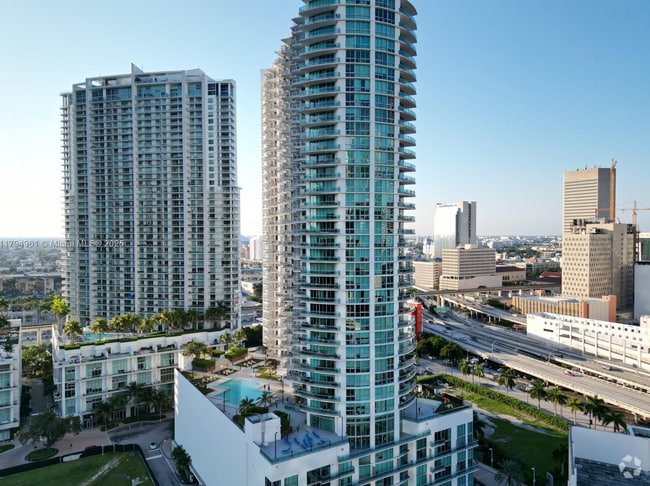 Building Photo - 350 S Miami Ave
