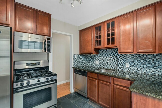 Foto del edificio - 1021 South Wilson Avenue