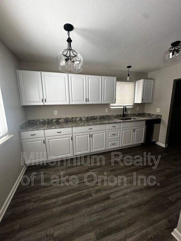 Foto del edificio - 61 E New York Ave