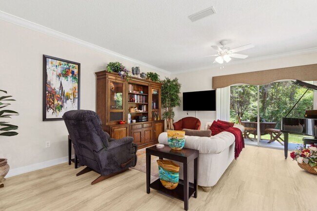Foto del edificio - Fully Renovated 3BR/2.5BA Condo with Garag...