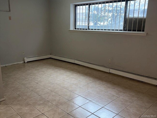 Foto del edificio - 147-26 Roosevelt Ave