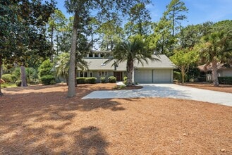 Building Photo - 5 Fairlawn Ct