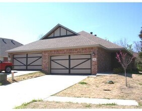 Building Photo - 195 Pinyon