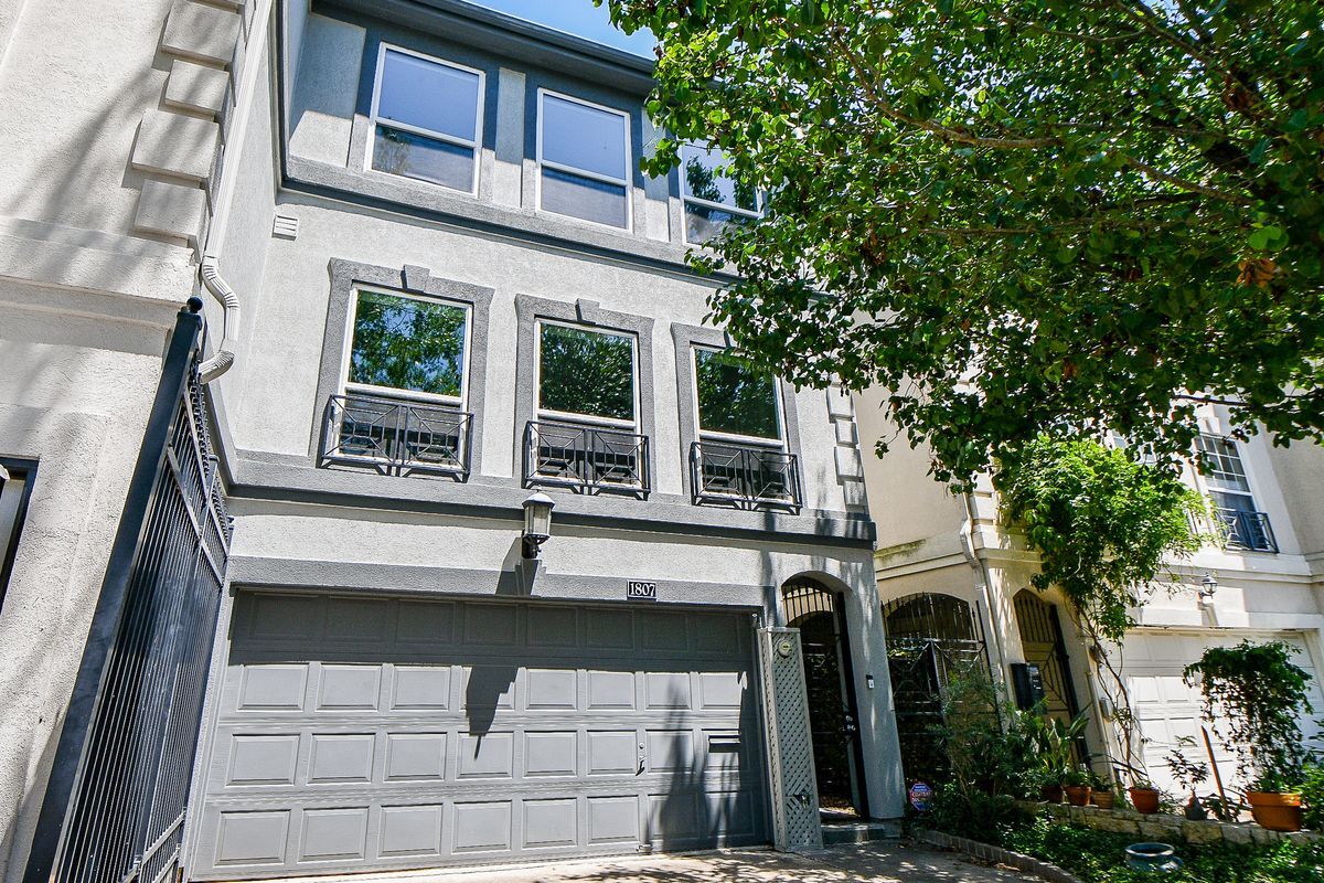 Primary Photo - 1807 Elmen St